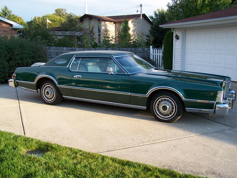 The Lincoln Continental Mark IV The Mark IV debuted in 1972