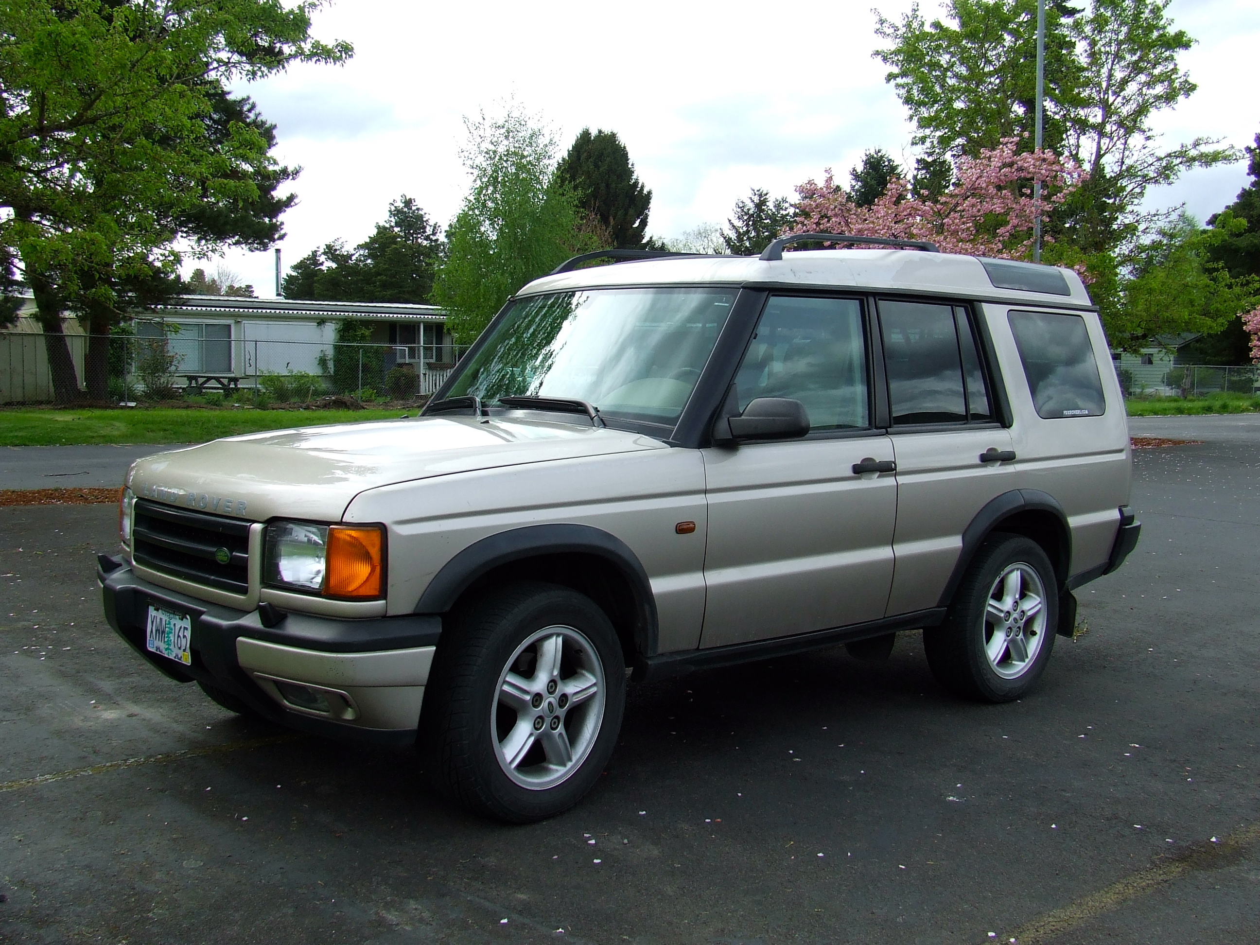 Cars Of A Lifetime 2000 Land Rover Discovery II SE7