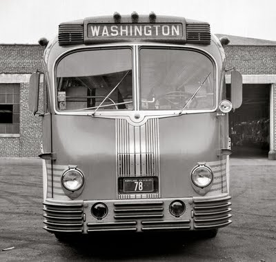 Yellow-Coach-719-1937-Greyhound-bus.jpg