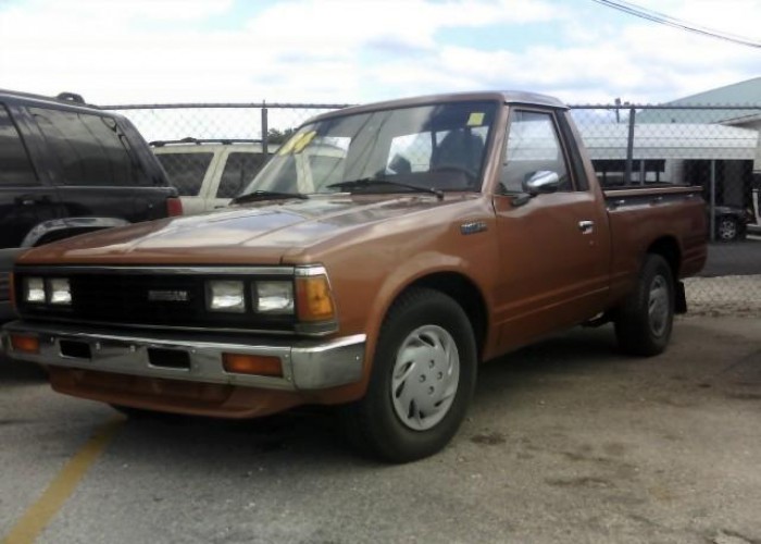 1984 Nissan truck #9