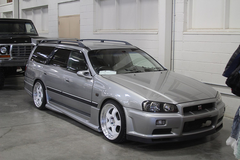 Nissan stagea skyline front
