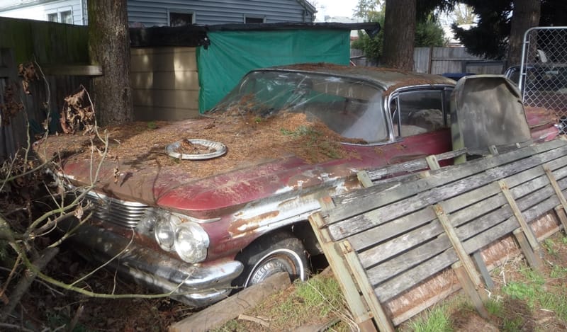 [Recommend to read this after the related 1960 Pontiac Curbside Classic] After shooting the 1960 Ventura Curbside Classic in the driveway, its owner Russ mentions that he just happens to [&hellip;]