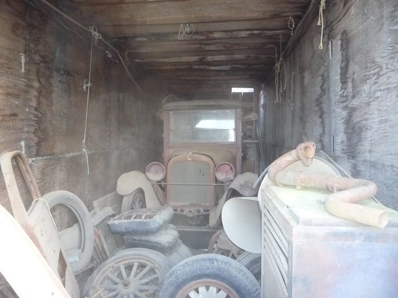In a recent CC foray that involves old large trucks, a kindly person on the premises suggested I look into a particular trailer that was being used to store some [&hellip;]