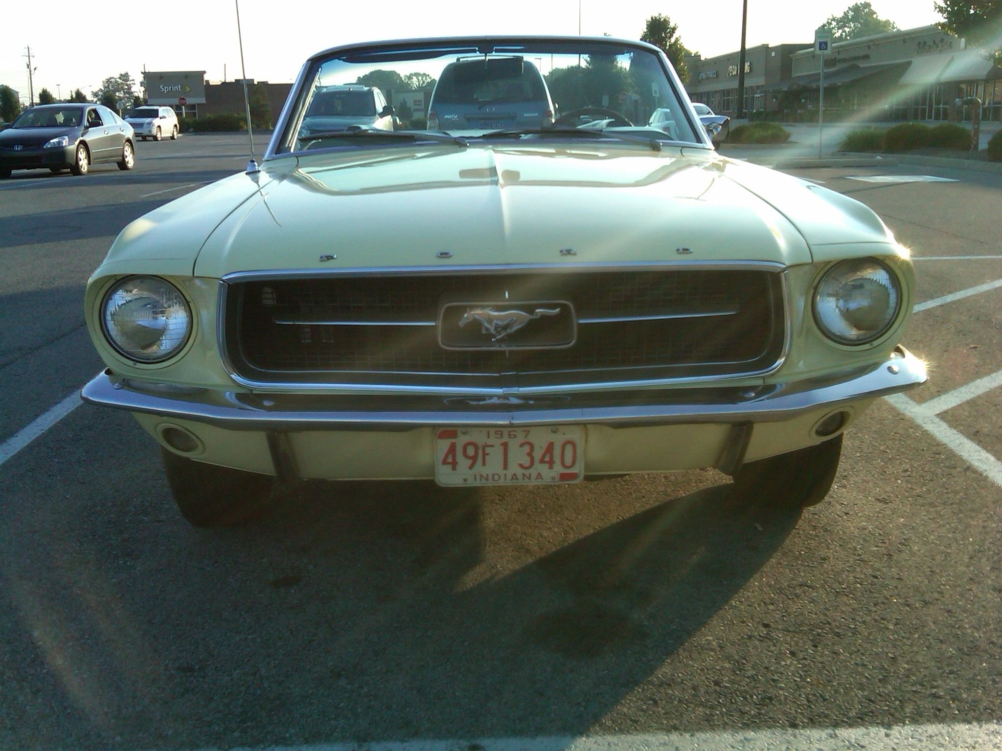 CC Clue Tom Klockau was right there on the ’61 Plymouth. Perhaps he was picking up extraterrestrial radio transmissions? Well, they won’t help here, so lets all have another go at it.