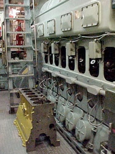 Diesel-Electric Submarines: World's Biggest Hybrids 8 Fairbanks engine1