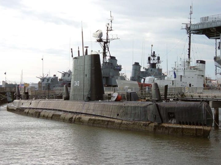 Diesel-Electric Submarines: World's Biggest Hybrids 2 USSClamagore SS343