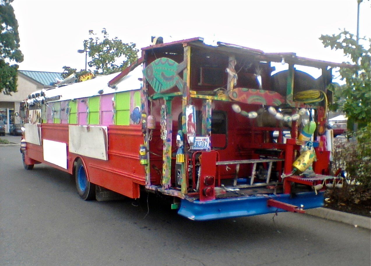 I have seen these guys around for years. They sell “fresh” fish in seemingly random locations from their bus.  But today I caught a rare glimpse of the machine off [&hellip;]