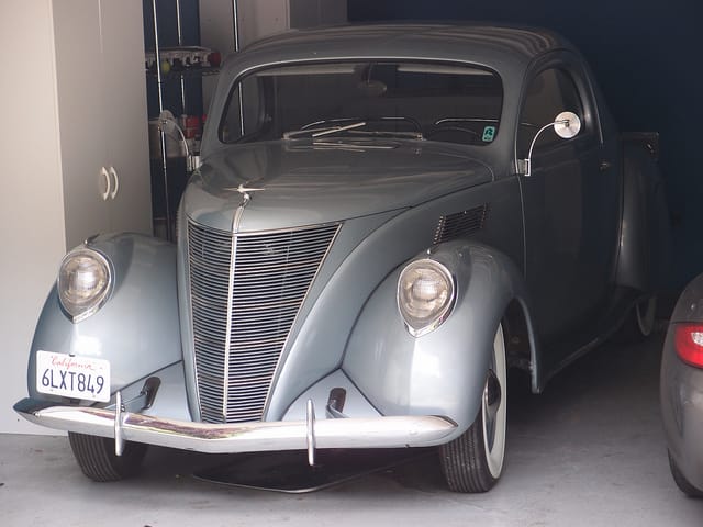 One of our most prolific Cohort posters, TheProfessor47, saw this 1937 Lincoln Zephyr poking its delicious nose out of an open garage. He remembered how much I love the original [&hellip;]