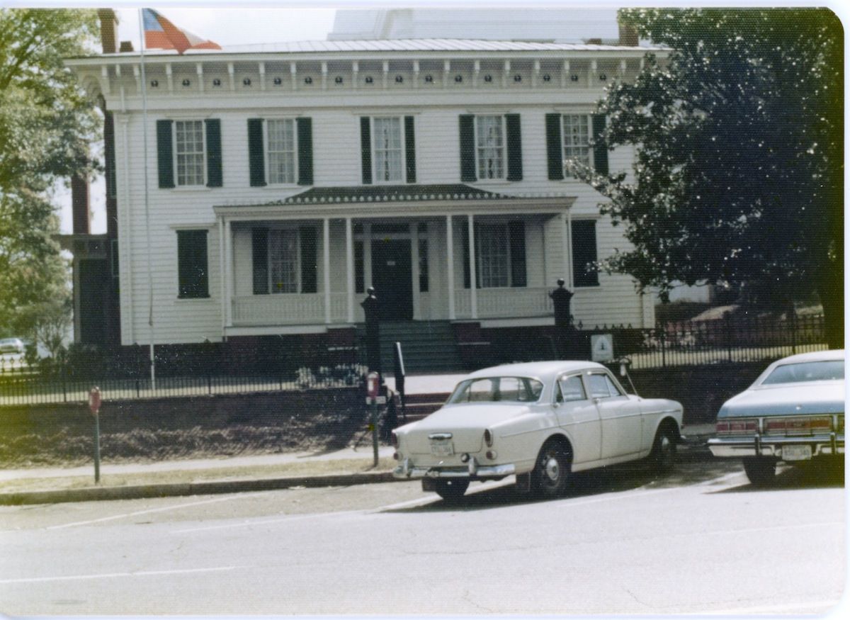   I’ll complete my photo album scanning project with a selection of more recent pictures taken during the 1970s, mostly by my Mom. She loved early American homes and decorating [&hellip;]