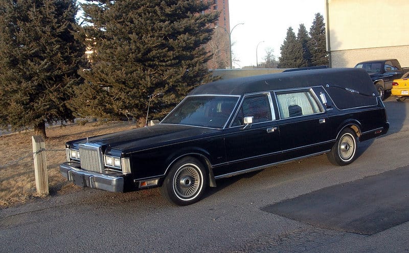 (first posted 6/20/2013)    While Cadillac may have traditionally had a stronger presence in the hearse market Lincoln often wasn’t too far behind. Some cars just look right as limousines or [&hellip;]