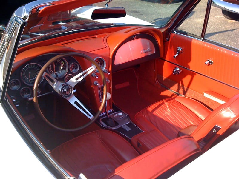 03 Vette Interior