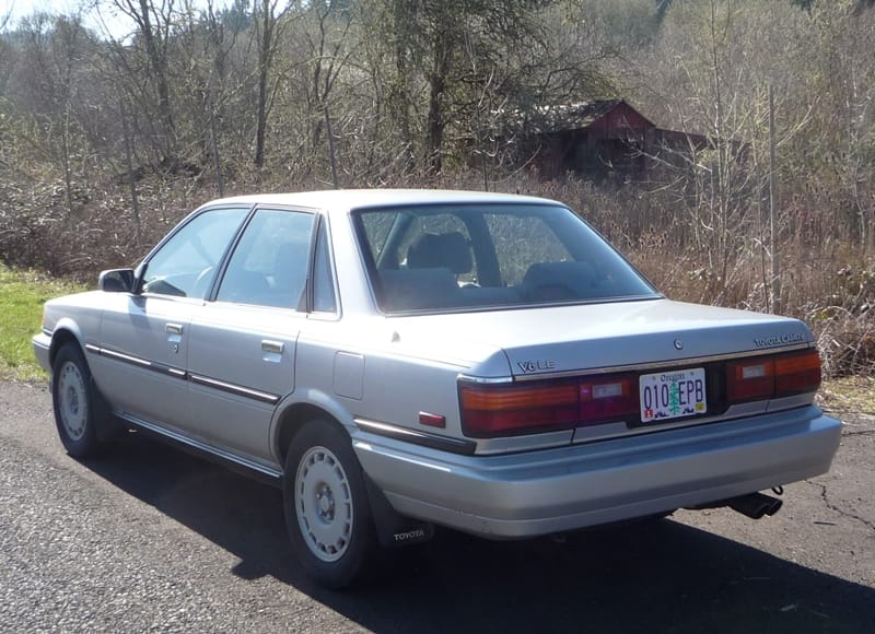 Curbside Classic Review: 1990 Toyota Camry LE V6 - Dripping With Fat 2 CC 91 003 800