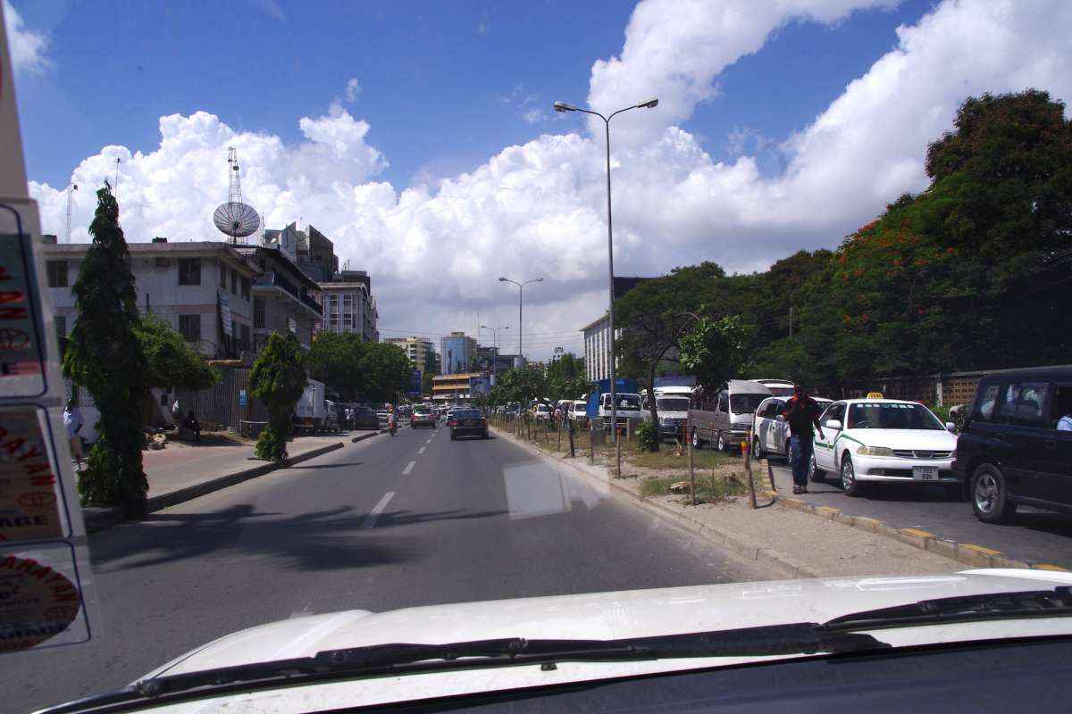 (First Posted October 18, 2013)  (CC reader Daniel Cleaveley sent in some shots he took on a recent road trip in Tanzania and Kenya. Lots of JDM vehicles, which he [&hellip;]
