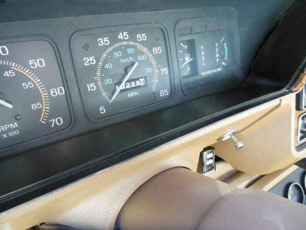 eBay Find: Want A Four-Speed 4x4 With Opera Windows? 1 KGrHqZHJCoFJkmieSPBSdv6fiv60 57