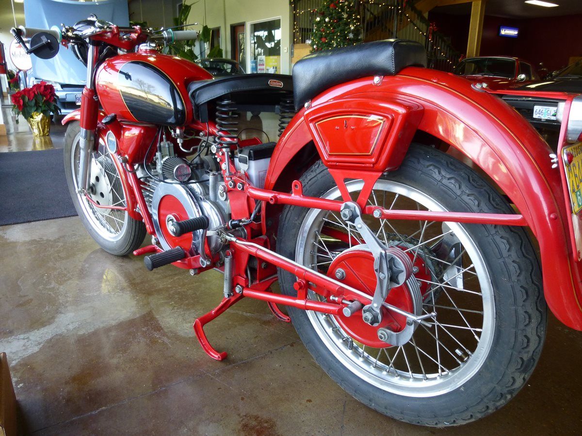 Kickstand Classic: 1951 Moto Guzzi 500 Falcone: The Classic Moto Guzzi Single Made For 55 Years 3 CC 216 030 1200