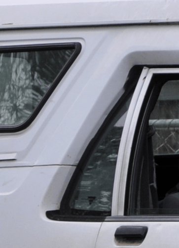 This is a clue, but the answer is there right after the jump. And why did I turn it into a clue? Because it’s a car I’ve never seen before, [&hellip;]