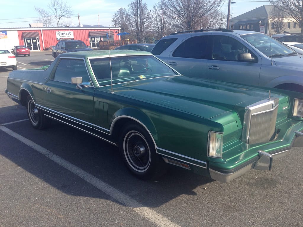 Lincoln Continental Mark V pickup fq