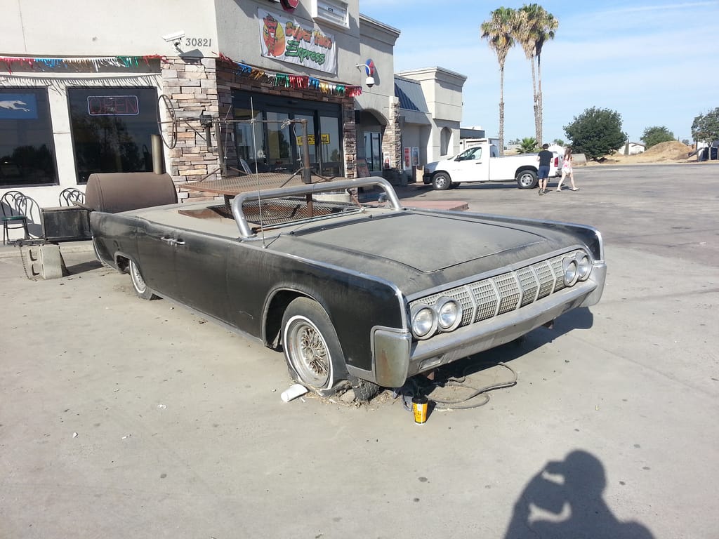 Hiss; boo! This is all kinds of wrong…Especially since this is a rust-free California car. trabantusa found this ’64 Conti re-purposed into a BBQ near Hanford, CA.  Presumably it didn’t [&hellip;]