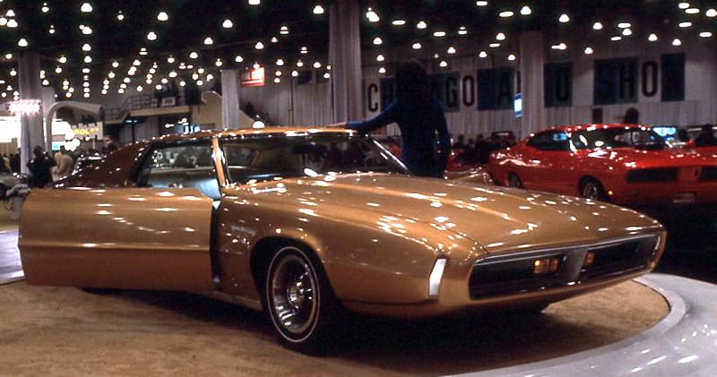 1968 and 1969 Chicago Auto Show, Part 3 10 51 Thunderbird Saturn II