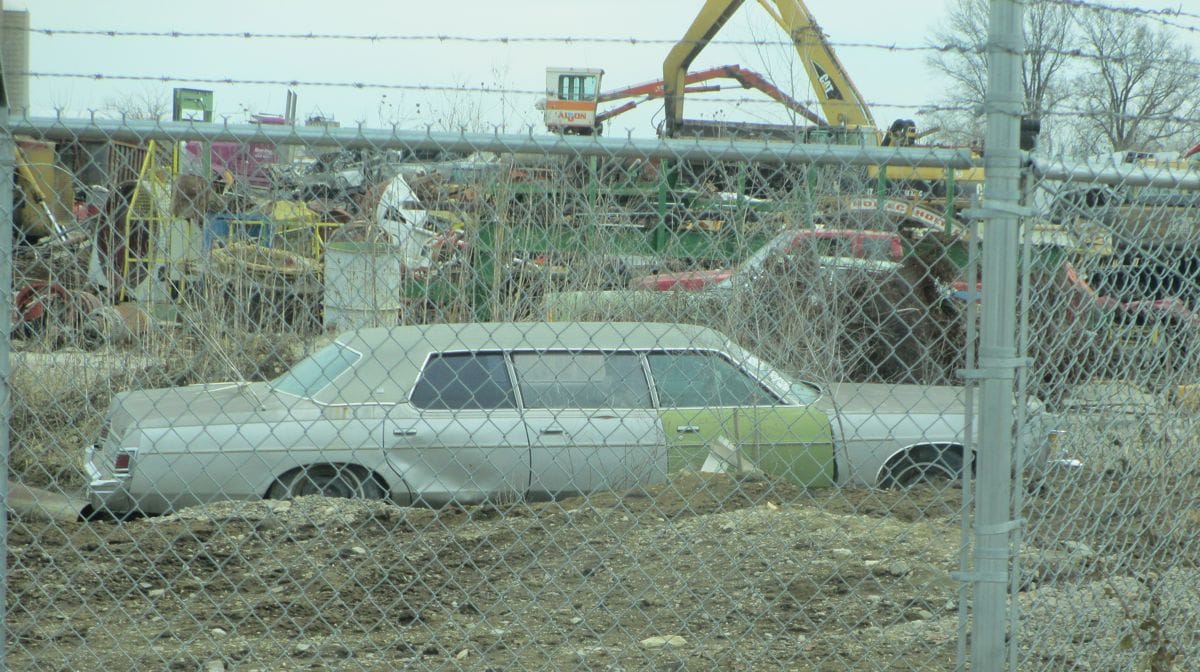 What do you do when your 1975 to 1978 Mercury Marquis just isn’t big enough to haul all the kids?  You get out the cutting saw and put another row [&hellip;]