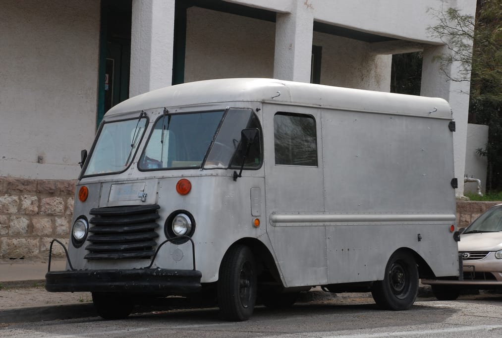 You all know by now that I have a thing for step vans, despite them being very hard to identify. There were/are quite a few manufacturers of these boxes, which [&hellip;]