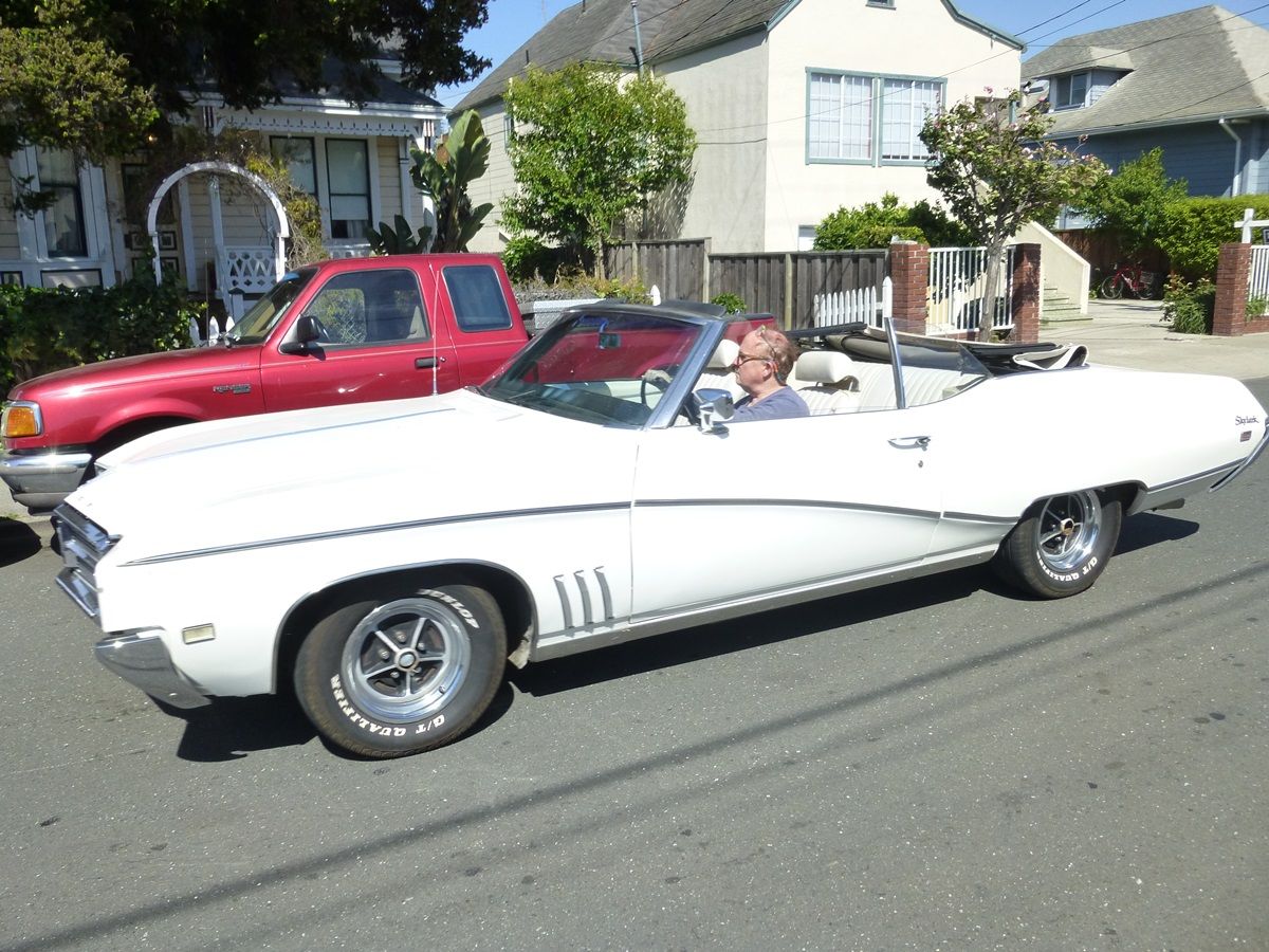 CA Vacation Walk and Talk: Nephew Aidan Shows Me The CCs On His Walk Home From School 5 May 2014 HMB 034 1200