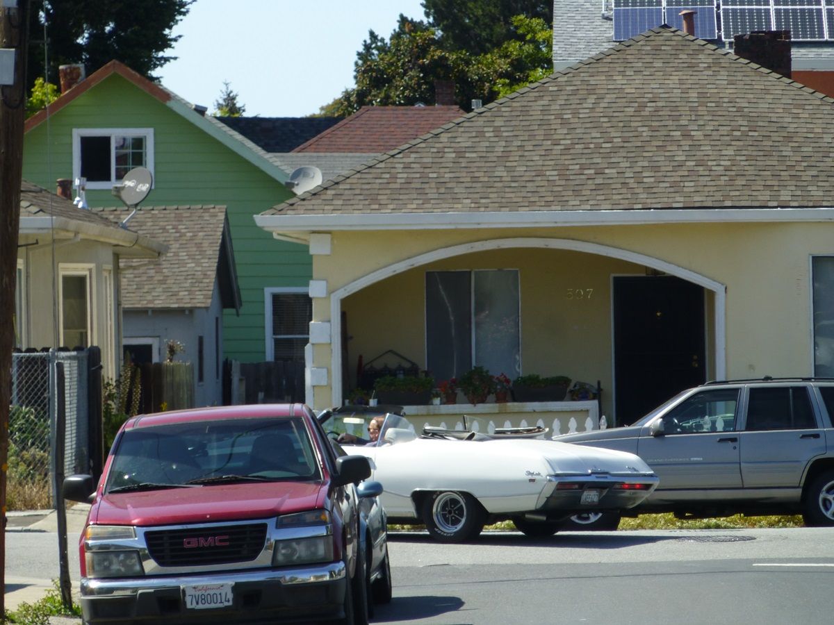 CA Vacation Walk and Talk: Nephew Aidan Shows Me The CCs On His Walk Home From School 6 May 2014 HMB 035 1200