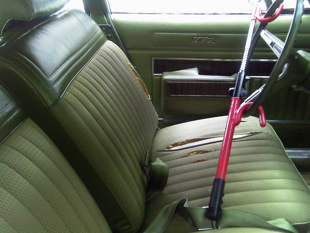 This 1969 Ambassador DPL, spotted by ActuallyMike, is remarkably basic for a proto-Brougham in plain white with no vinyl top (speaking of which, do white cars survive longer?).  Typical for [&hellip;]