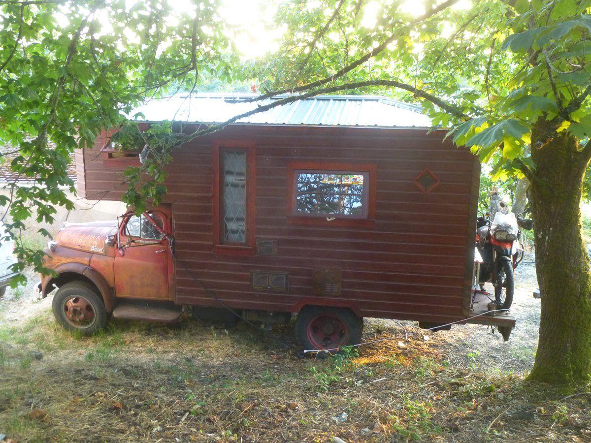 CC Capsule: 1949 Dodge House Car - Ramblin' Dodge 2 CC 230 104 1200