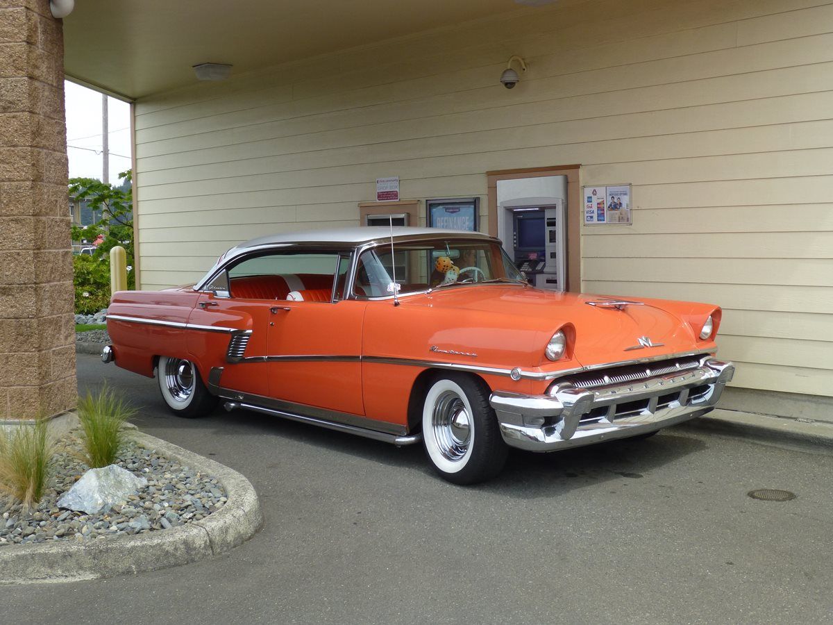 CC Outtake: Drive Through Banking In Style - 1956 Mercury Monterey Phaeton Four Door Hardtop 2 CC 226 479 1200