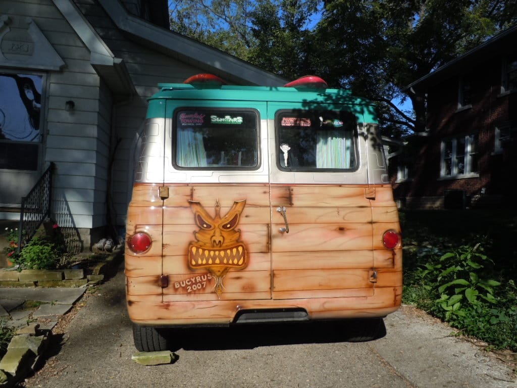 Having appeared the in my neighbor’s driveway the same evening I posted the Canadian Mercury Econoline pickup, this 1967 (?) Ford Econoline replaced the 2002-ish Honda Odyssey which had been [&hellip;]