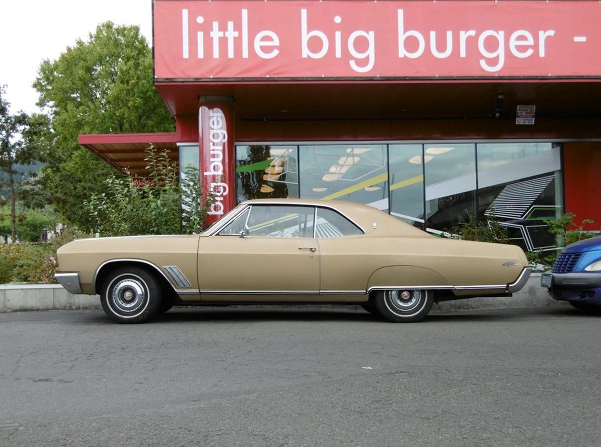 (first posted 10/16/2014)   You’d be forgiven for thinking this actually is a full-sized Buick. Although Buick jumped whole-heartedly into the compact ring in 1961, it didn’t take long for them [&hellip;]