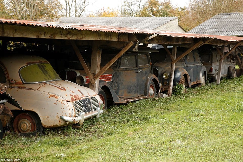 Sixty Classics Stashed Away In Grandpa's Farm Sheds To Be Auctioned 8 BF 5