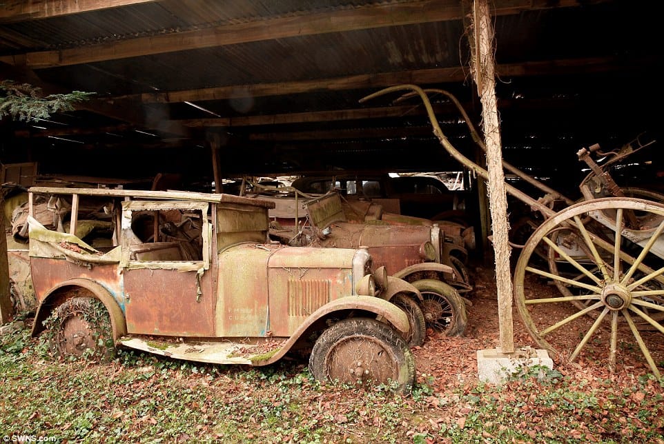 Sixty Classics Stashed Away In Grandpa's Farm Sheds To Be Auctioned 9 BF 8