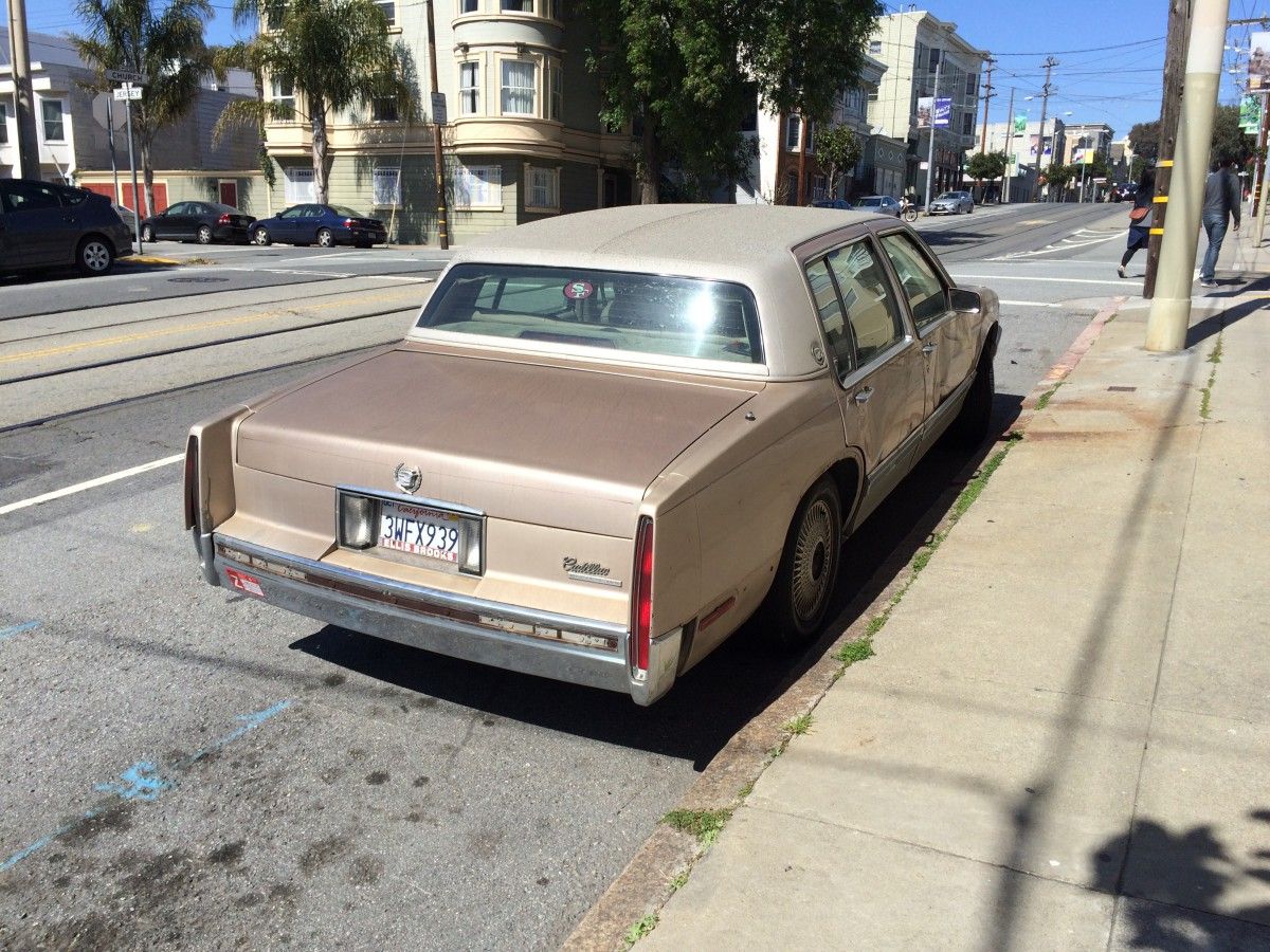 cadillac fleetwood 1990s (1)