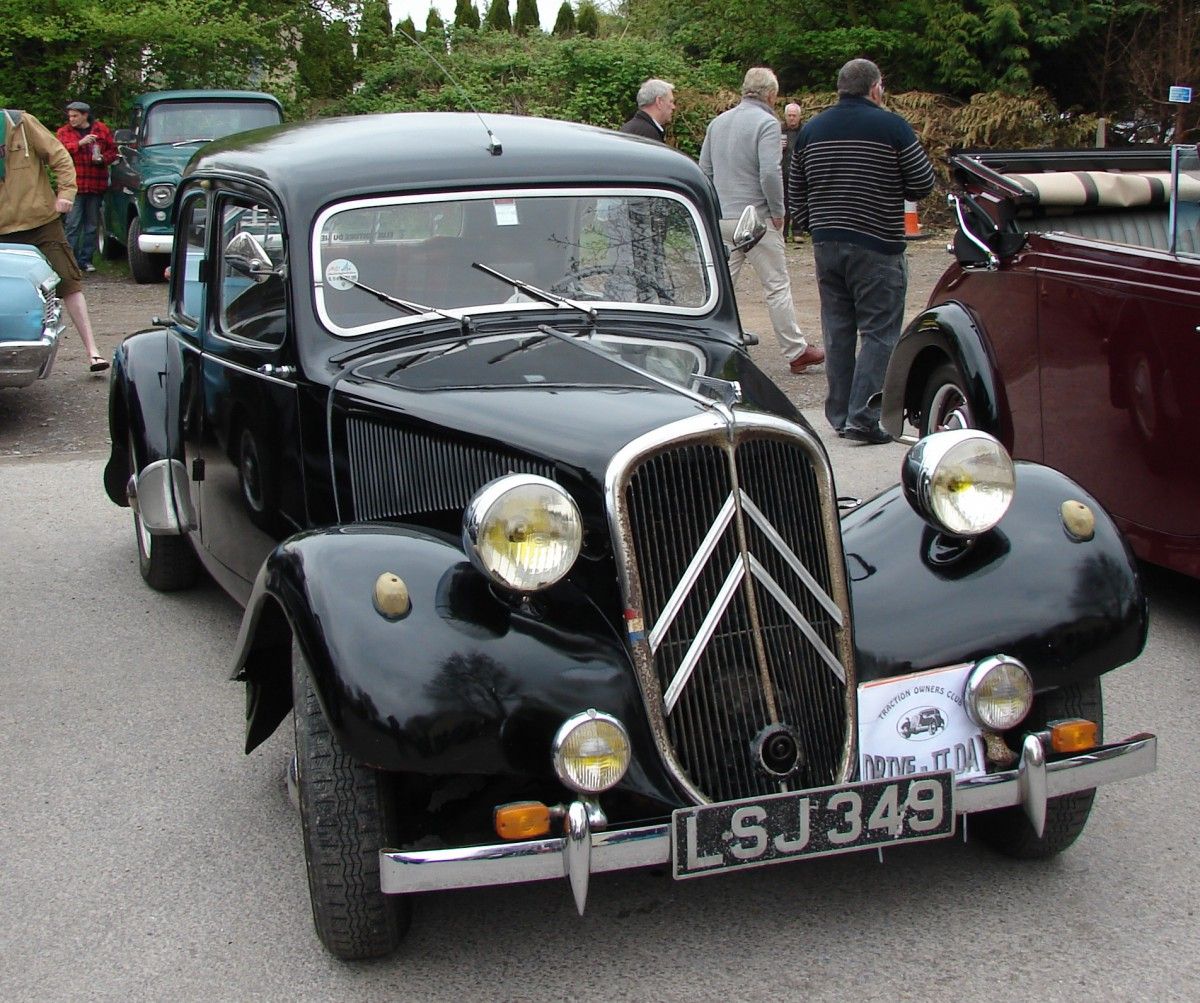 Carshow Classics: FBHVC Drive It Day – So, We Went To The Pub! 24 1954citroen traction avant