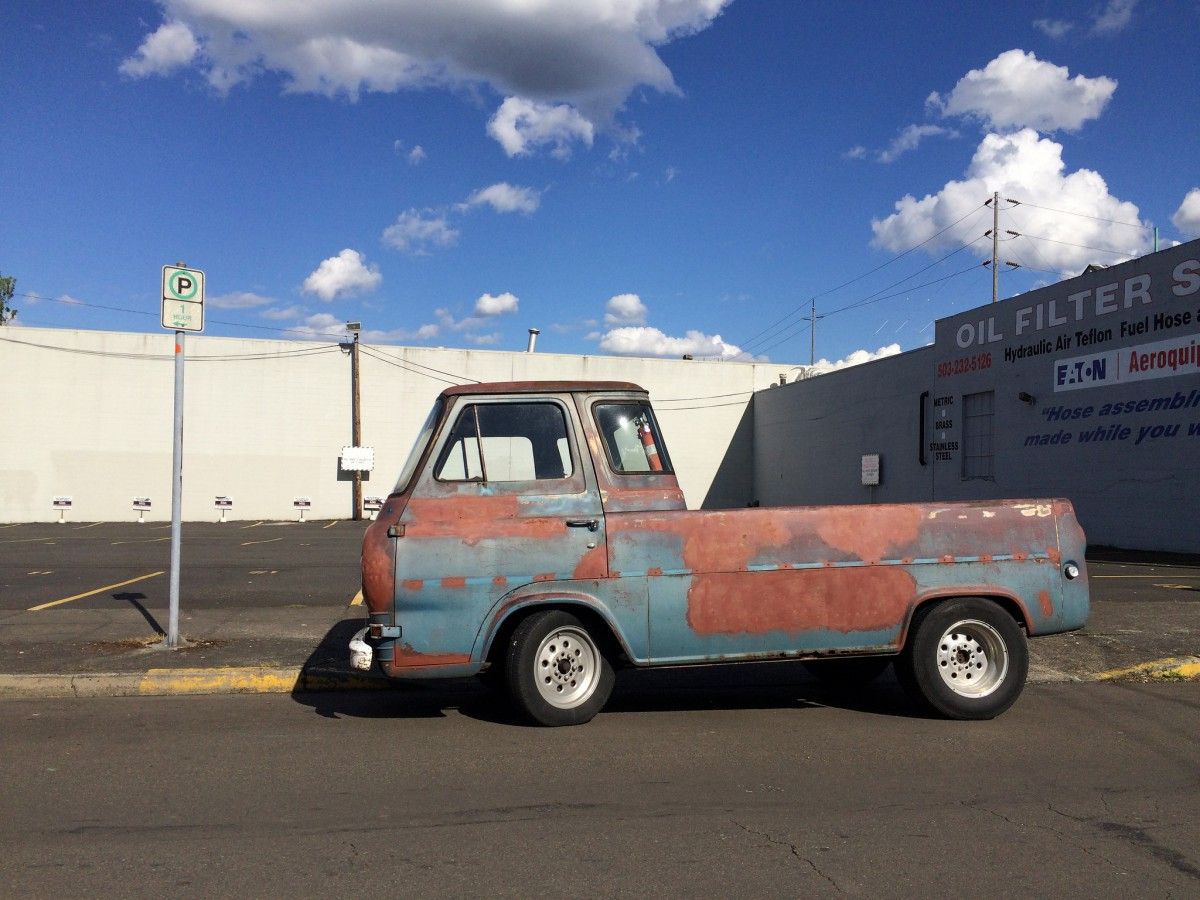 Somebody noticed this similarly patinated (sp?) Econoline pickup across the street from the ’47 Studebaker. Now we can’t just leave it in mystery, eh? Here it is, in its full [&hellip;]