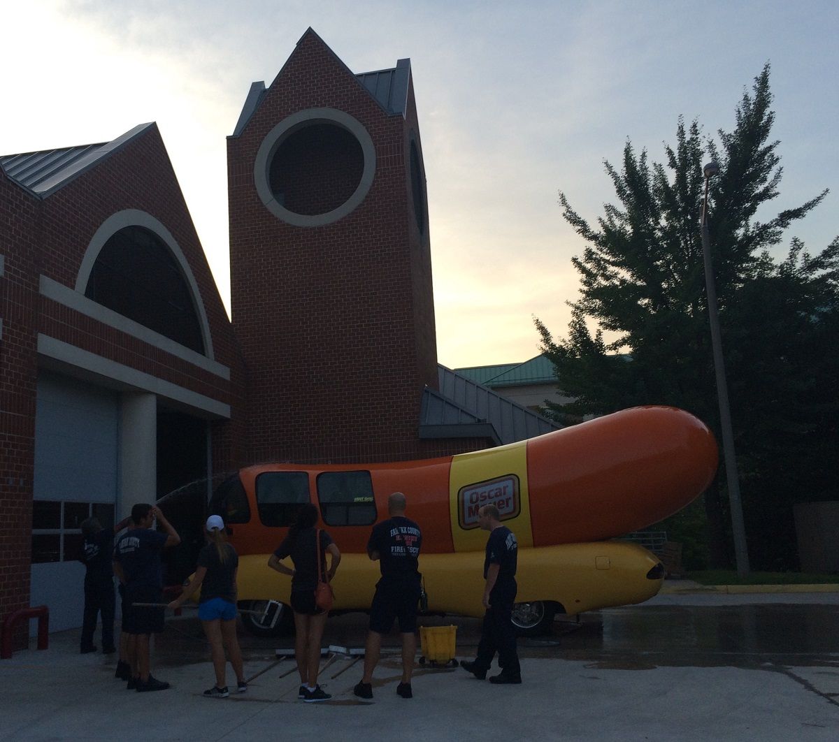 &nbsp; &nbsp; Having spotted the famous Wienermobile and profiled it here just over a year ago, I thought that it was about time for another sighting of one of America’s most famous vehicles.  On Monday, a [&hellip;]