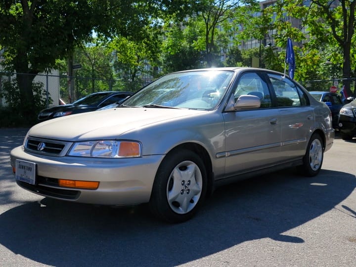 (first posted 8/25/2015)    Do you see a Civic? So does everyone else. Like the narrow-bodied Pontiacs of old, the 1.6EL is a curious Canadian-only vehicle that has an interesting story [&hellip;]