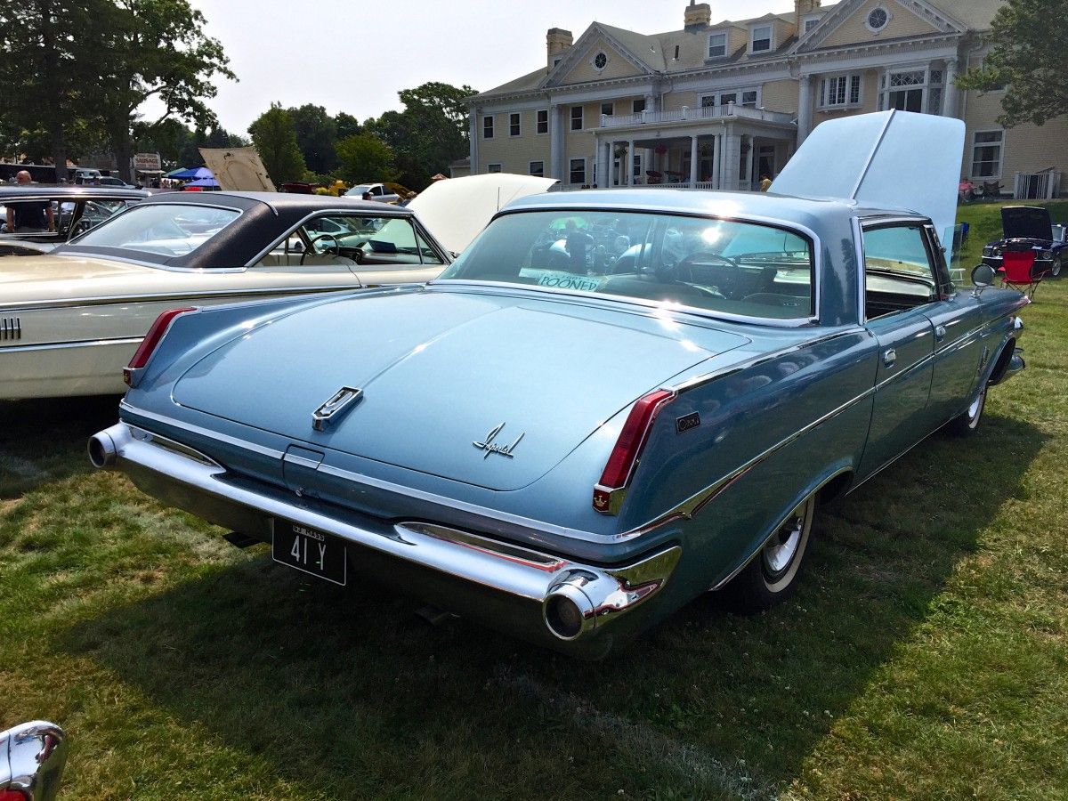 (first posted 8/24/2015)    Poor Imperial. Despite Chrysler’s efforts, the automaker’s flagship luxury division never seemed to get both feet off the ground and pose a serious threat to Cadillac and [&hellip;]