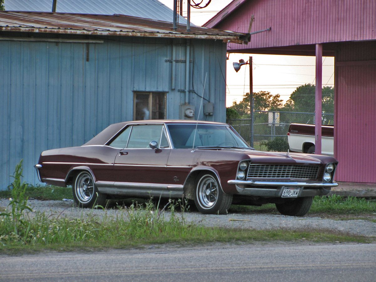 CC Outtake: 1965 Buick Riviera – You Got A Skinny Little Runt Named Dalton Working Here? Spotted outside a – what else? – road house on the north side of Houston, an icon of Patrick Swayze’s greatest film.