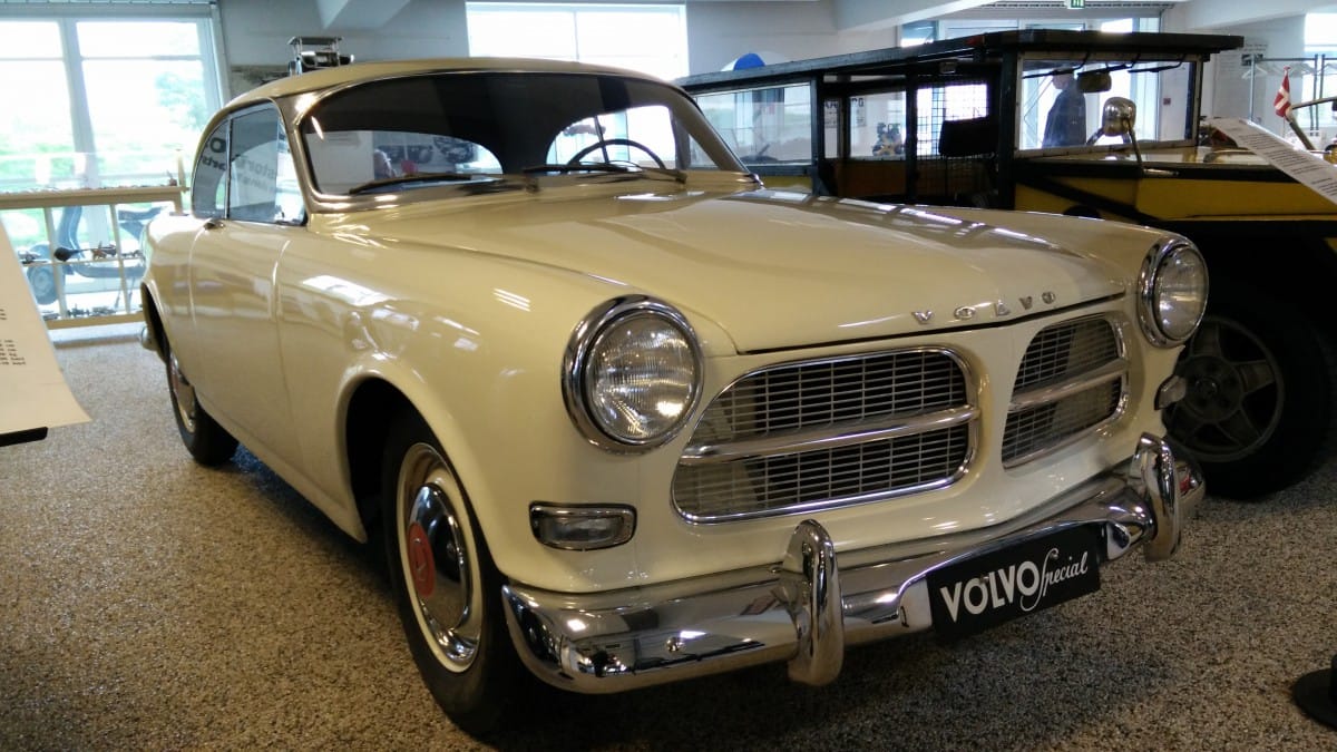 So this looks like a Volvo Amazon (or 120 series) at first, right? Especially from the front, but it is actually not that simple. It is based on the frame [&hellip;]