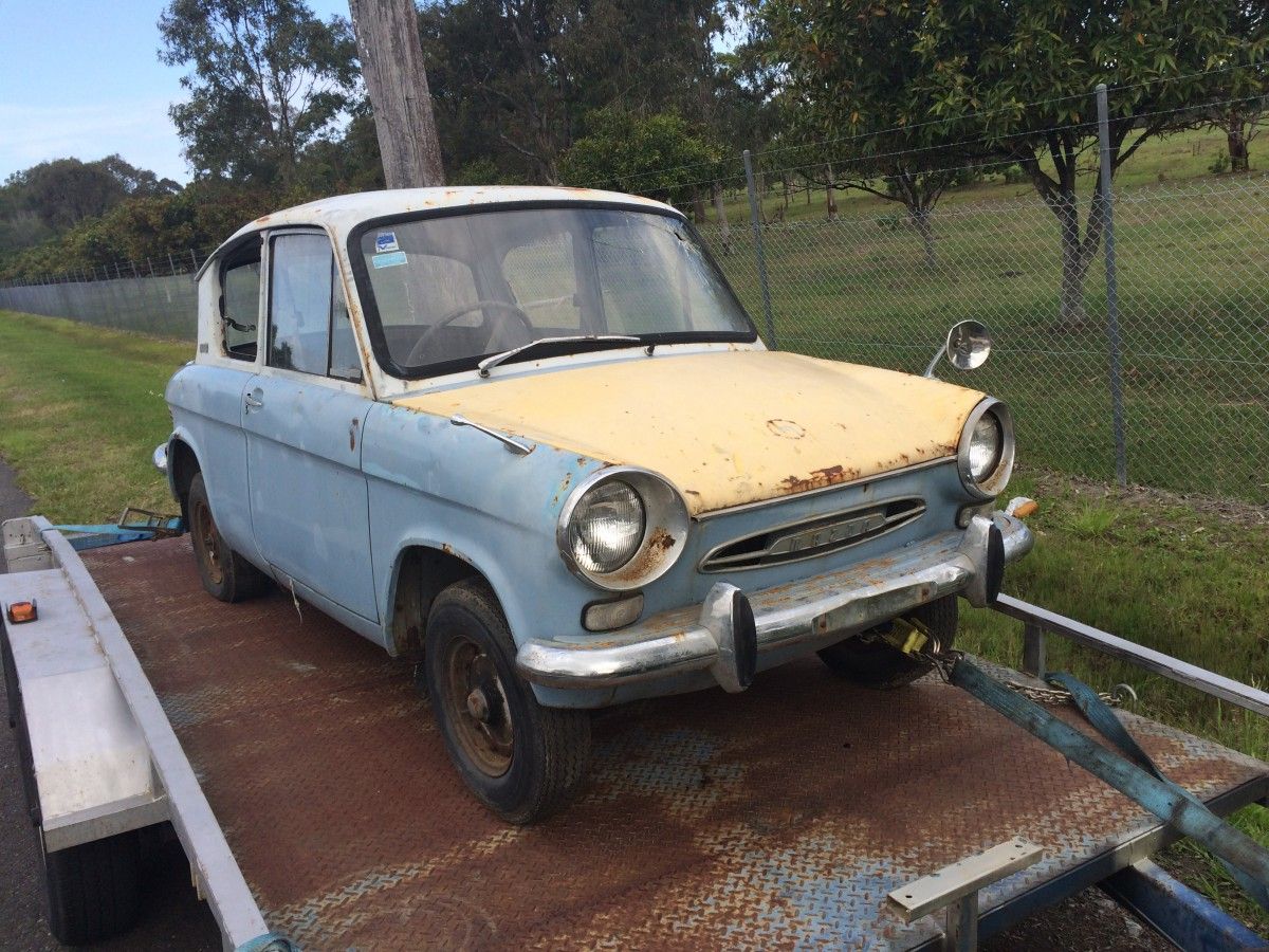 (first posted 10/26/2015)    Driving around the northern suburbs of Brisbane on the weekend, I spotted these two Mazda Carols (also known as the Mazda 600). This flatbed was parked in [&hellip;]