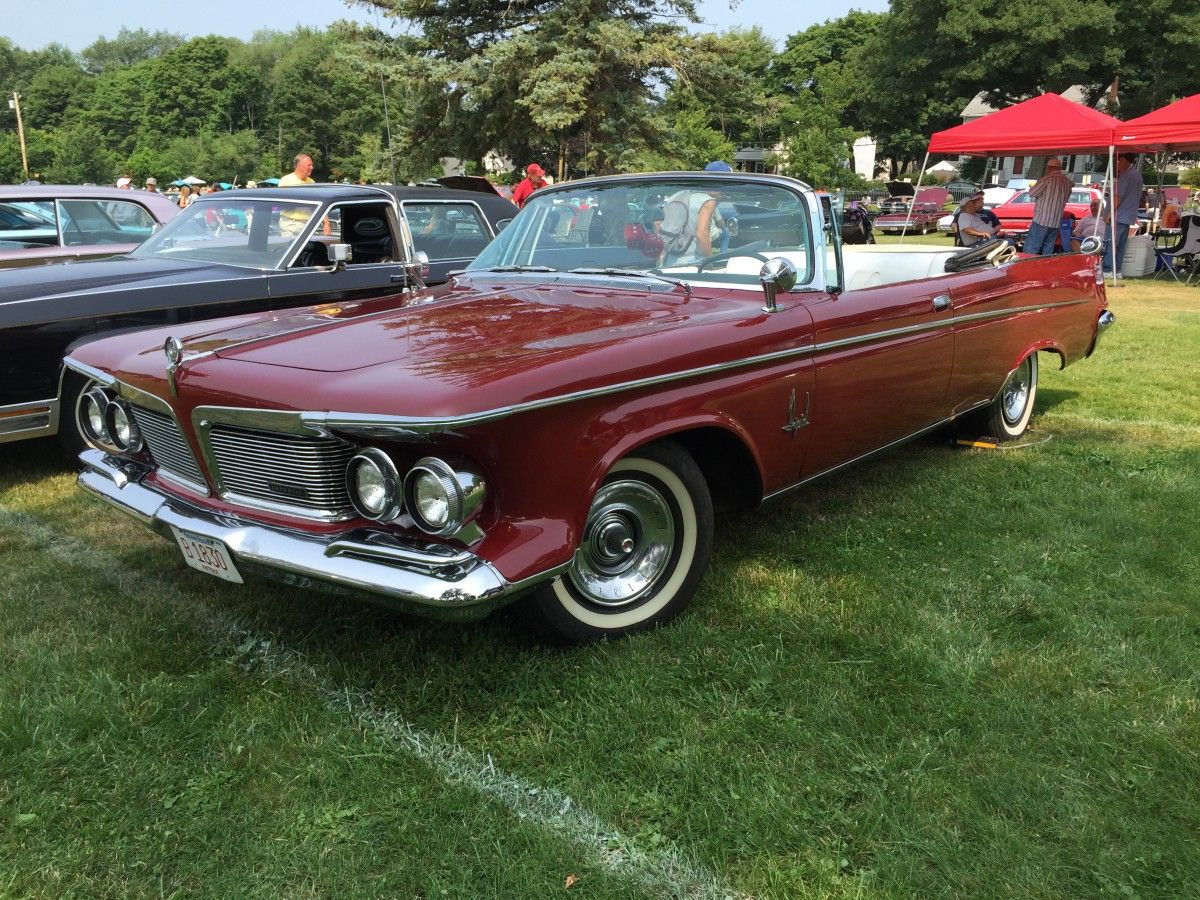 (first posted 4/7/2016)    This generation Imperial has already been extensively covered here at CC (including a 1963 Crown four-door hardtop parked just a few yards away), but this 1962 Imperial [&hellip;]
