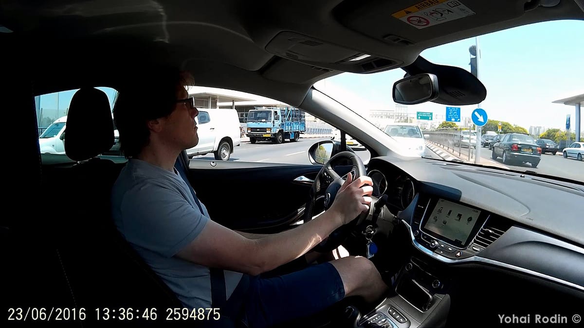 Out with the dash-cam again, I seemed to have found yet another classic from the Eighties.