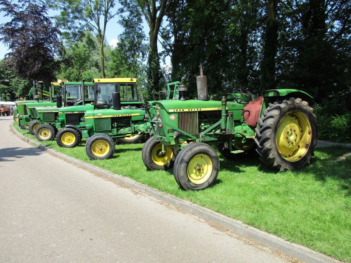 Many classic John Deere tractors showed up at the recently held Ewijk Festijn (a classic vehicle show and fair), neatly lined up alongside the road. But there was more to [&hellip;]