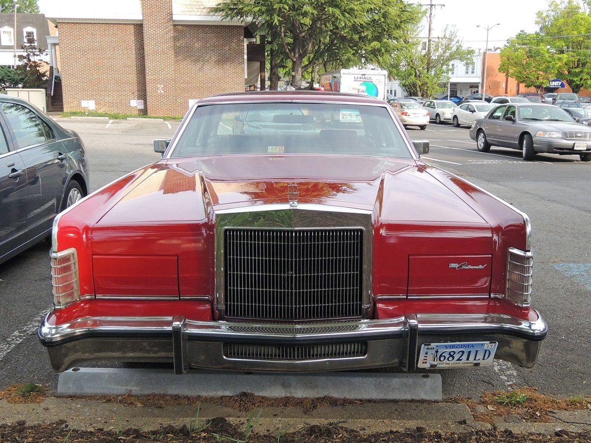 (first posted 7/26/2013)     Few automotive rivalries have been as enduring as that of Lincoln vs. Cadillac.  The two preeminent American luxury makes have battled each other for decades, usually with [&hellip;]
