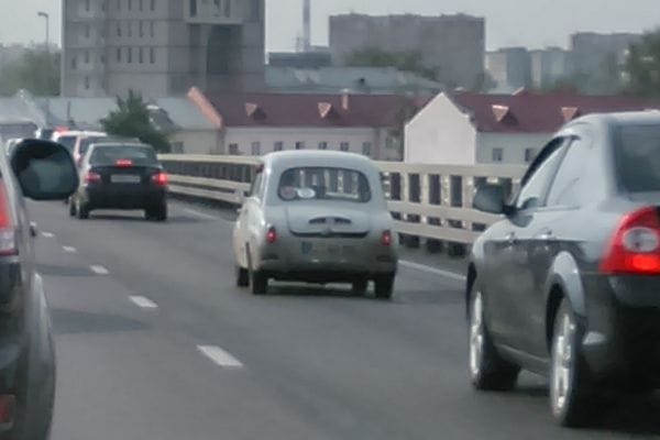 This Goggomobil, witnessed by me on the Nizhny Novgorod Metro Bridge, has German license plates issued in Ratzeburg, Schleswig-Holstein. The hood is in half-open position, which is not surprising as [&hellip;]