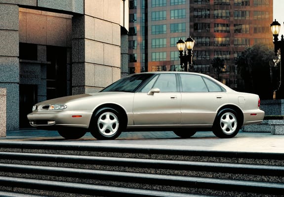Curbside Classic: 1980-84 Oldsmobile Ninety-Eight - An Ode To Full-Size American Sedans, New And Old 5 pictures_oldsmobile_lss_1996_1_b