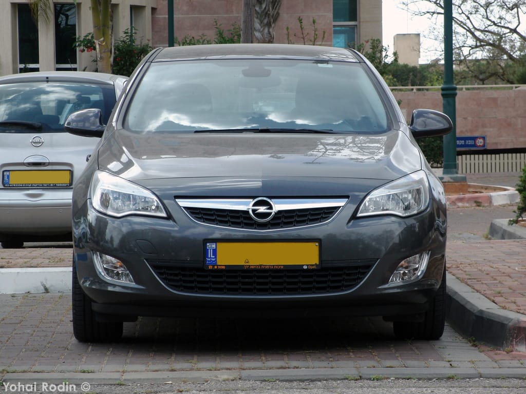 Recently I’ve traded in the family’s Astra J for the new, much improved 2016 Astra K (a review of that will follow). And it got me thinking this was the [&hellip;]